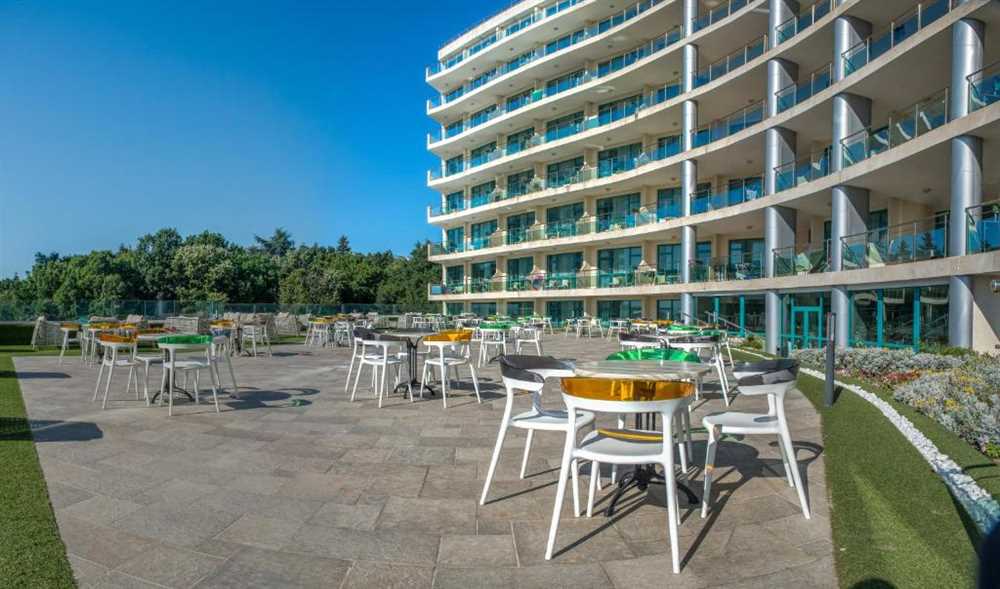 Насладитесь роскошью и отдыхом в отеле Marina Grand Beach в Золотых Песках